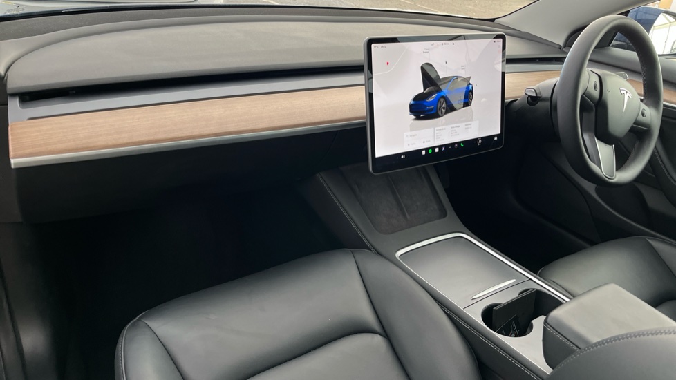 TESLA MODEL 3 Image 10