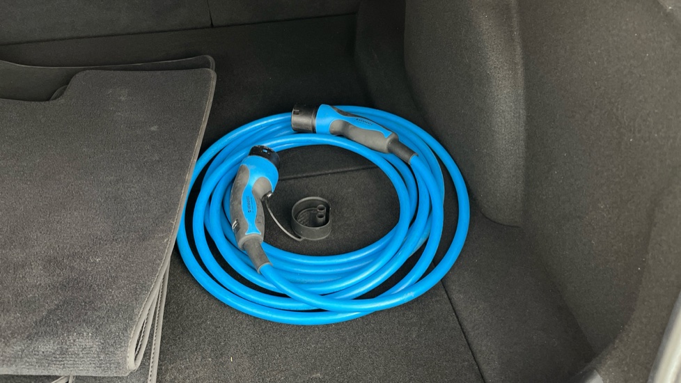 TESLA MODEL 3 Image 22