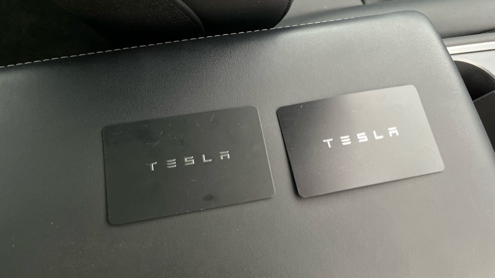 TESLA MODEL 3 two keys