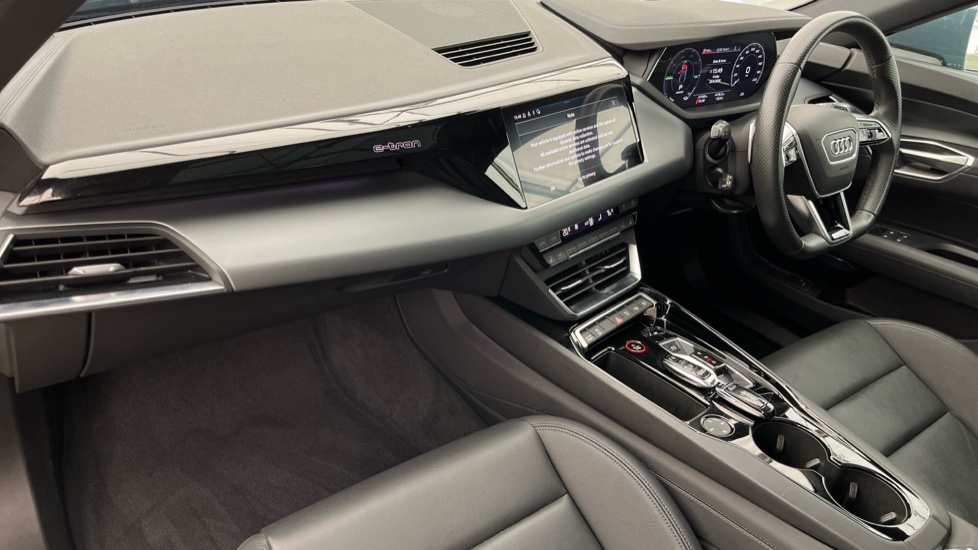 AUDI E-TRON GT Image 10