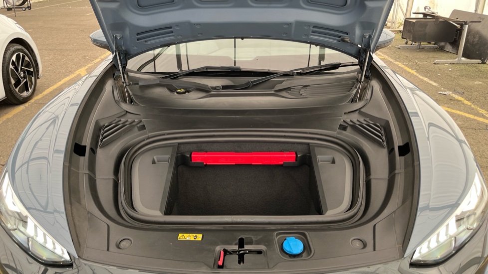 AUDI E-TRON GT Image 16