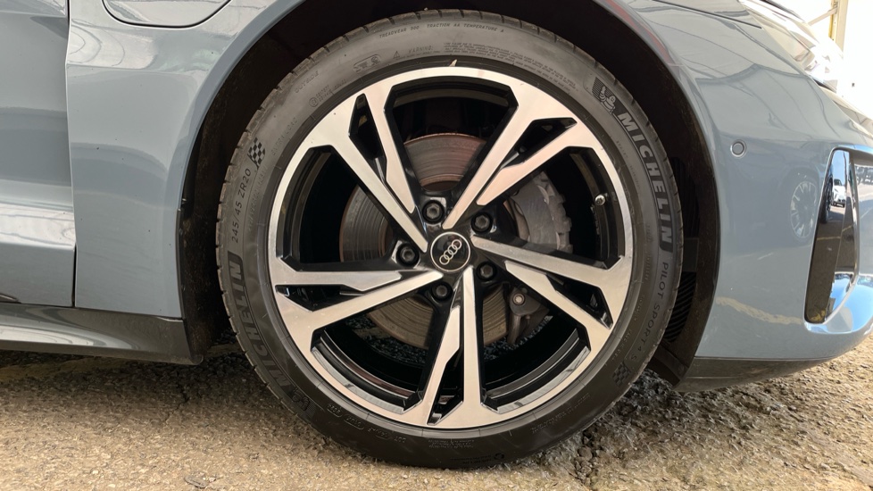 AUDI E-TRON GT Image 20