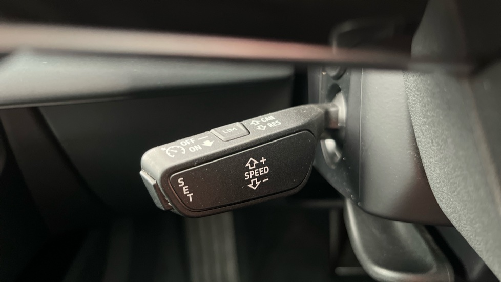 AUDI E-TRON GT Cruise control