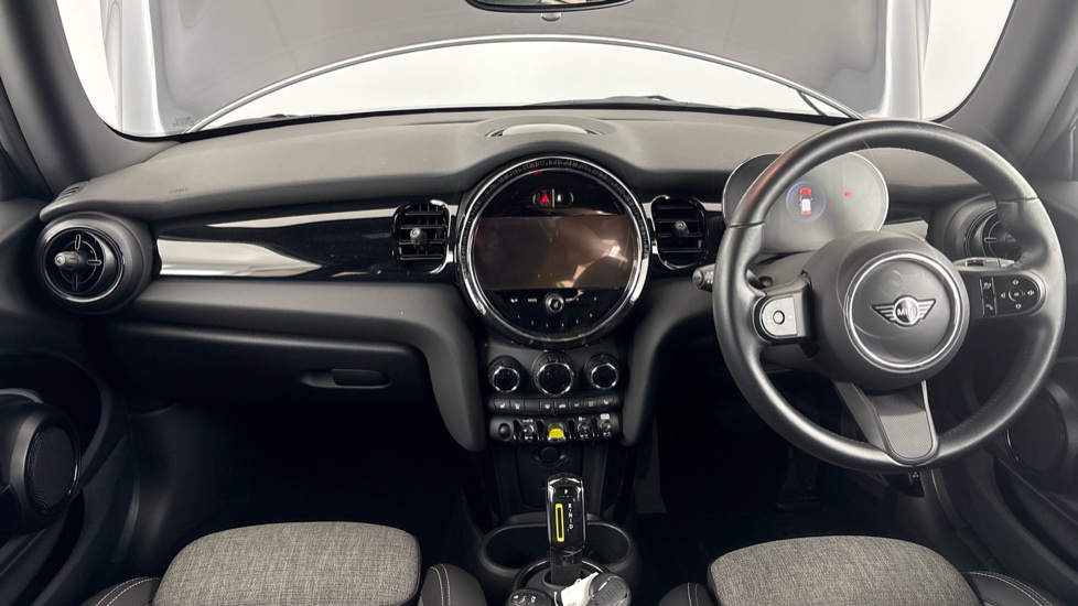 MINI HATCHBACK Image 11