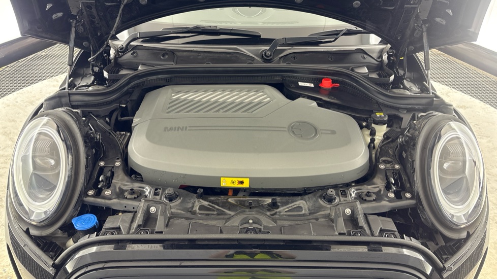 MINI HATCHBACK Image 16