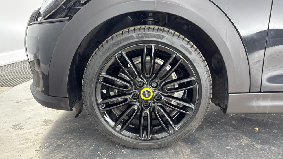 MINI HATCHBACK Image 17