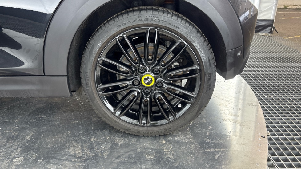 MINI HATCHBACK Image 18