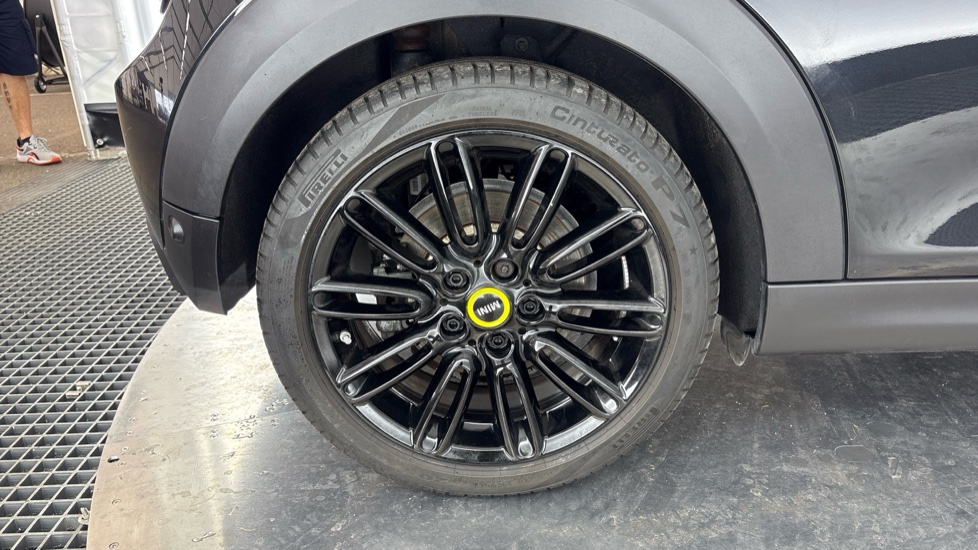 MINI HATCHBACK Image 19