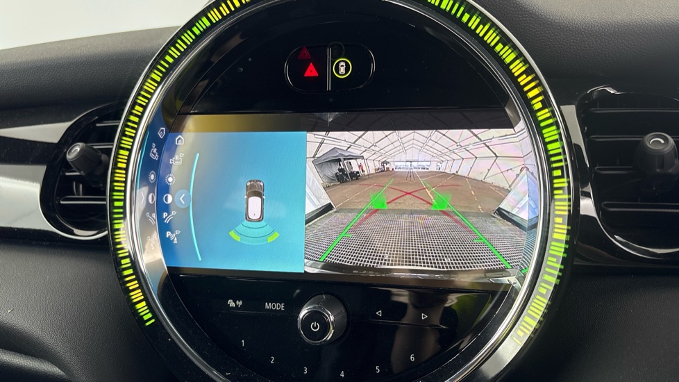 MINI HATCHBACK reverse camera