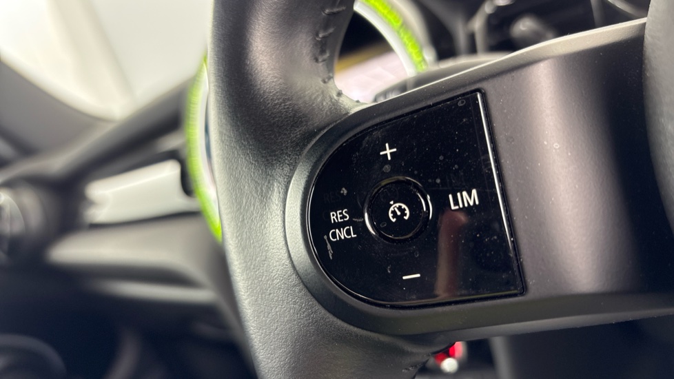 MINI HATCHBACK cruise control