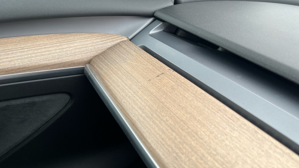 TESLA MODEL 3 Scratches and mark