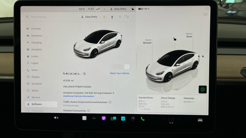 TESLA MODEL 3 Image 13