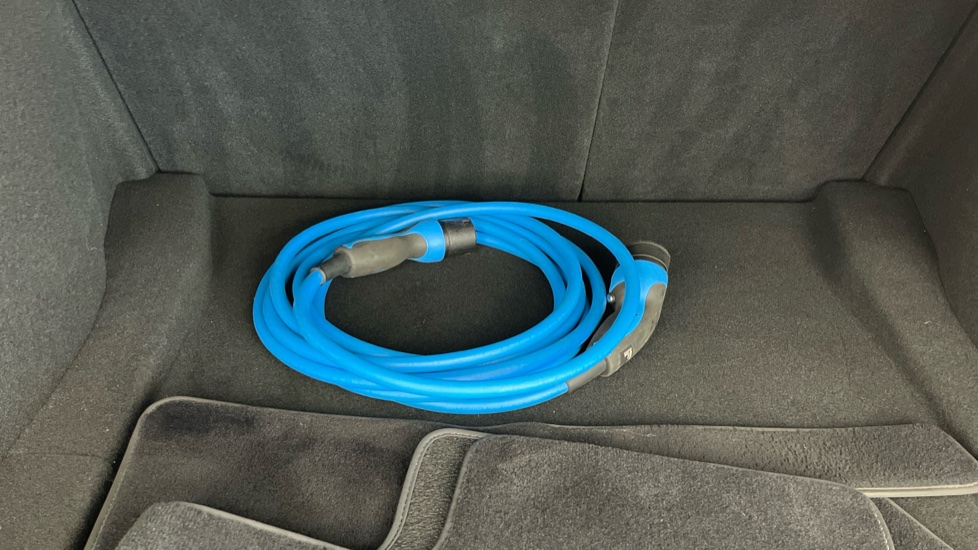 TESLA MODEL 3 Image 22