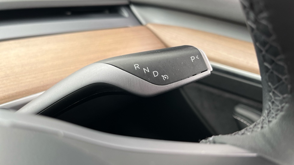 TESLA MODEL 3 Cruise control