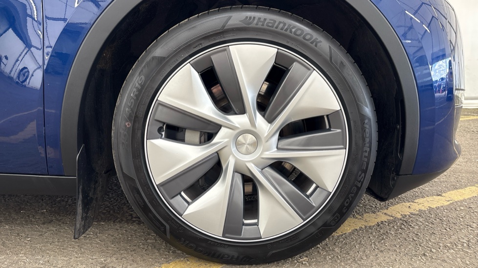 TESLA MODEL Y Image 20