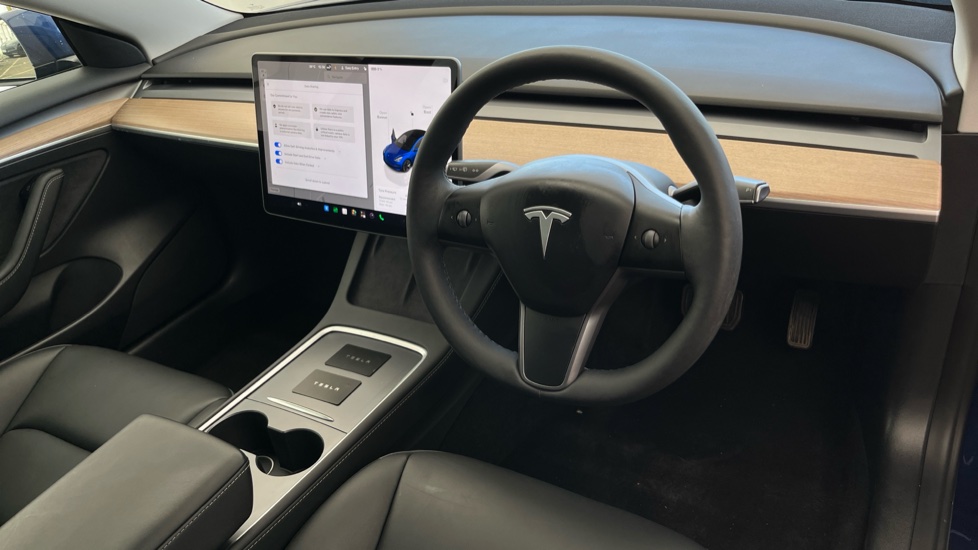 TESLA MODEL 3 Image 9