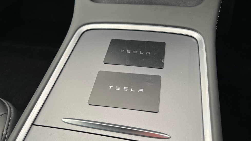 TESLA MODEL 3 2 keys available