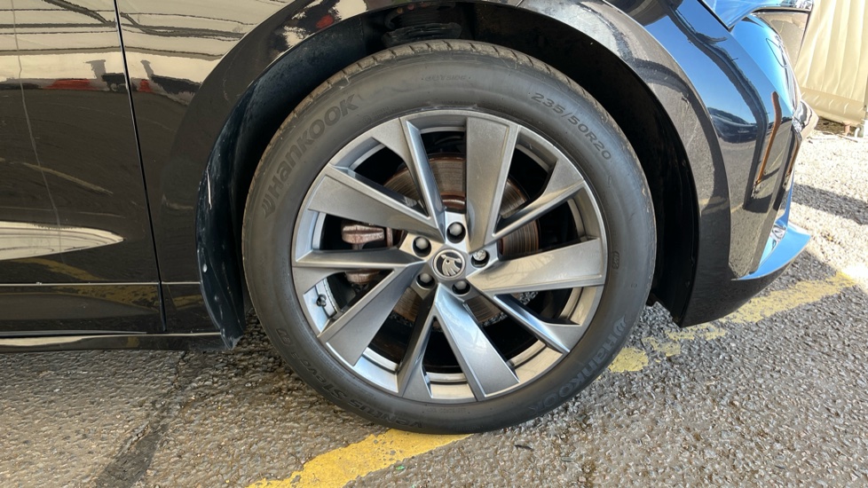 SKODA ENYAQ Image 20