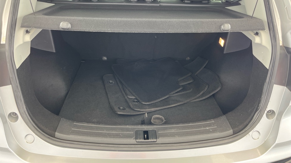 MG ZS Image 15