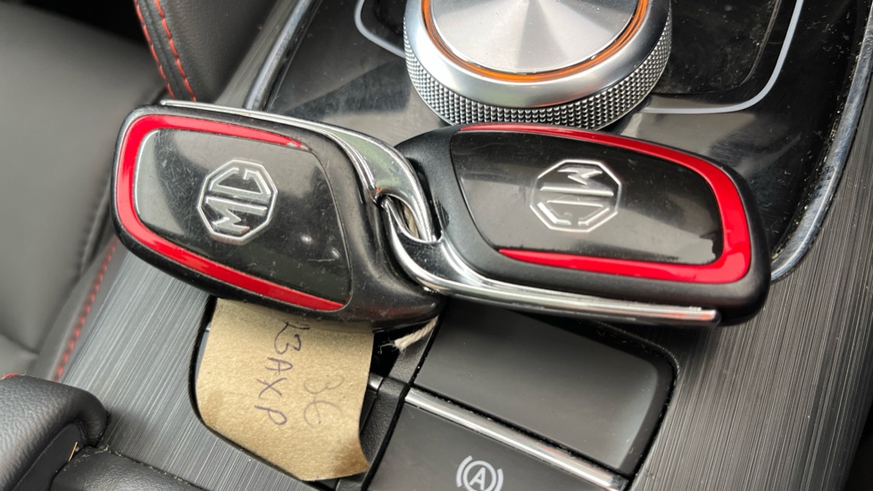 MG ZS 2 keys