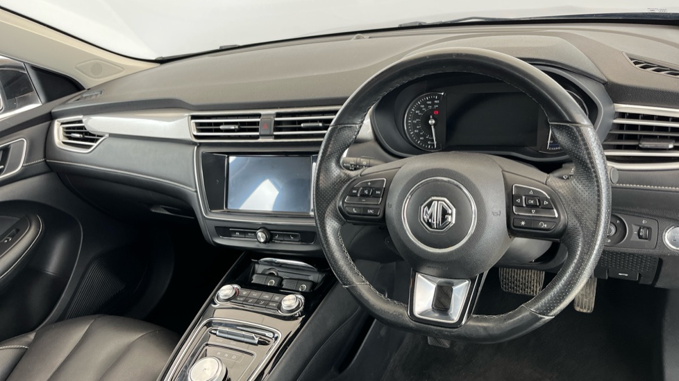 MG MG5 Image 9