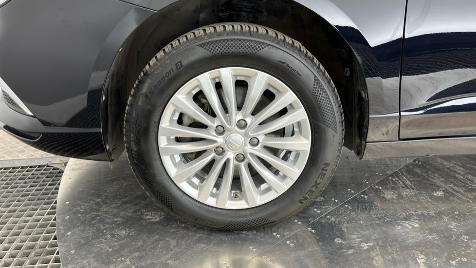 MG MG5 Image 17