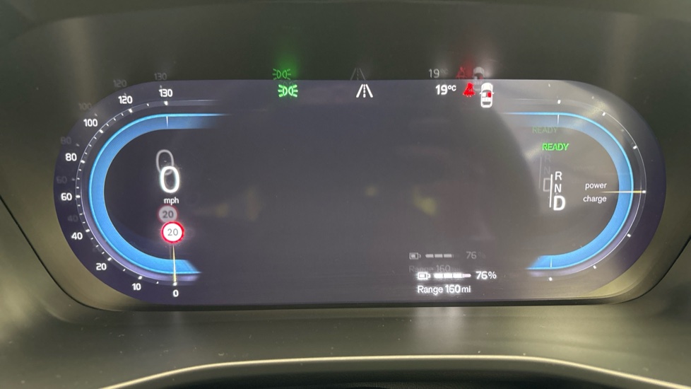 VOLVO C40 Image 13