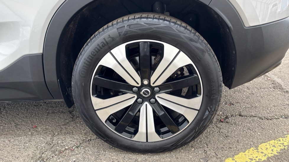 VOLVO C40 Image 18