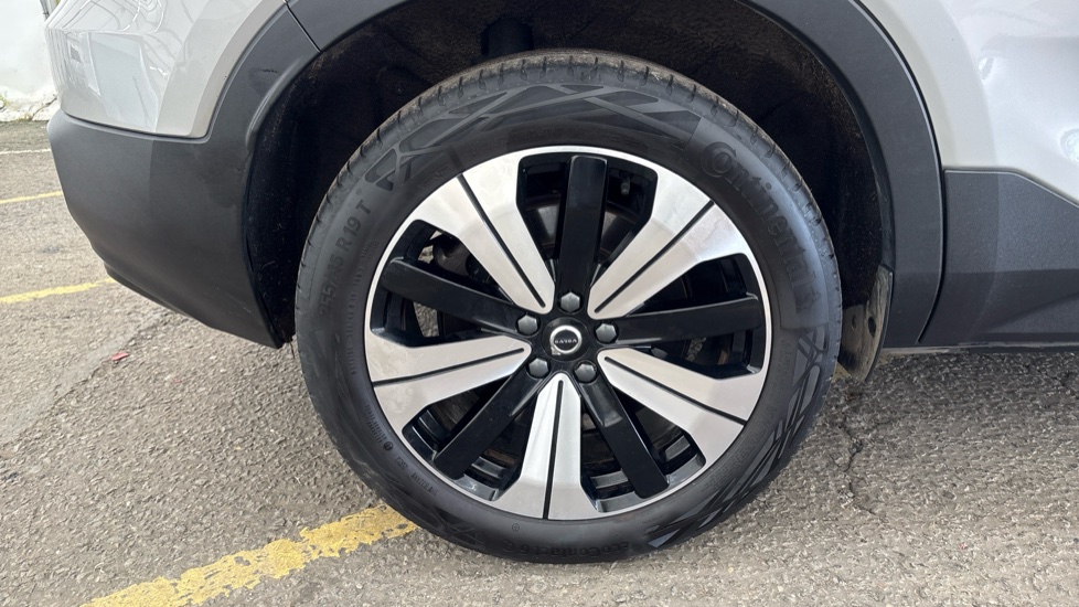 VOLVO C40 Image 19