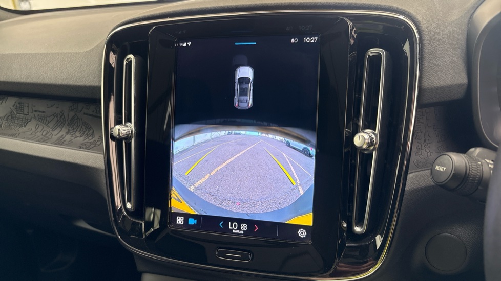 VOLVO C40 reverse camera