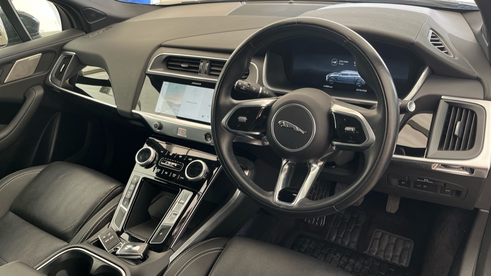 JAGUAR I-PACE Image 9