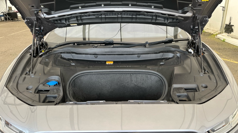 JAGUAR I-PACE Image 16
