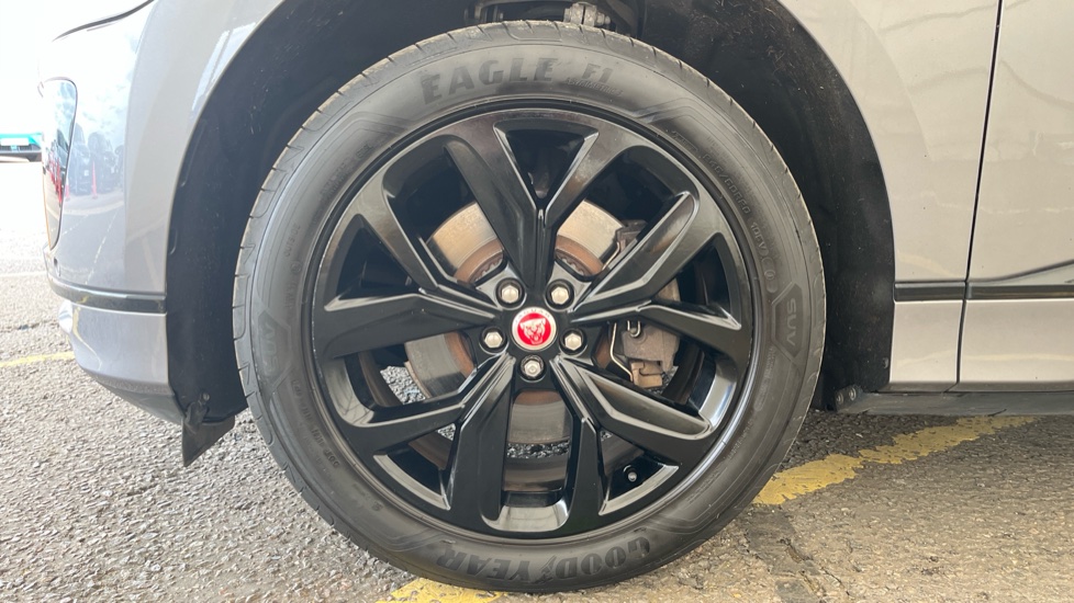 JAGUAR I-PACE Image 17