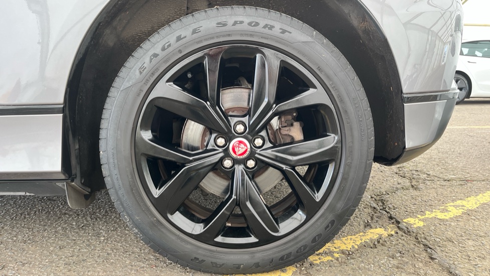 JAGUAR I-PACE Image 18