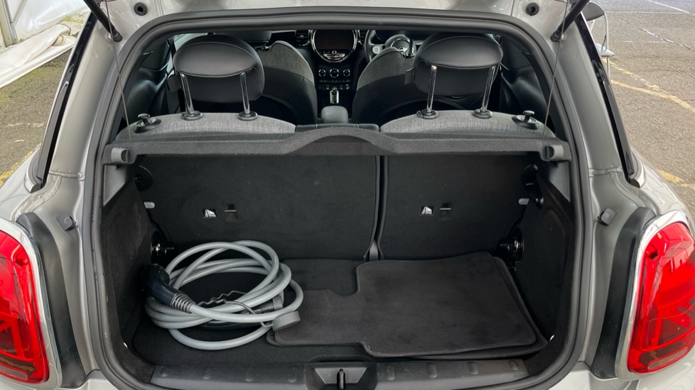 MINI HATCHBACK Image 15