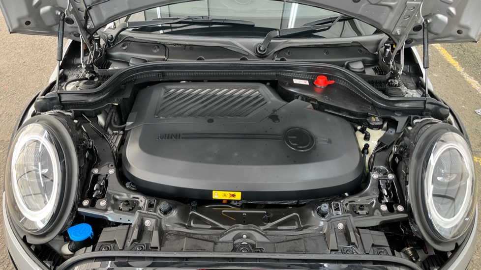 MINI HATCHBACK Image 16