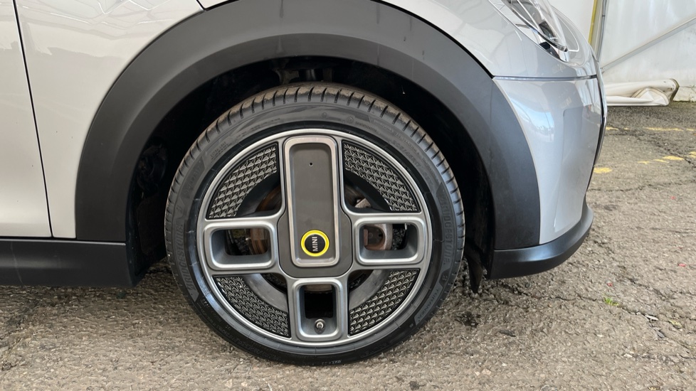 MINI HATCHBACK Image 20