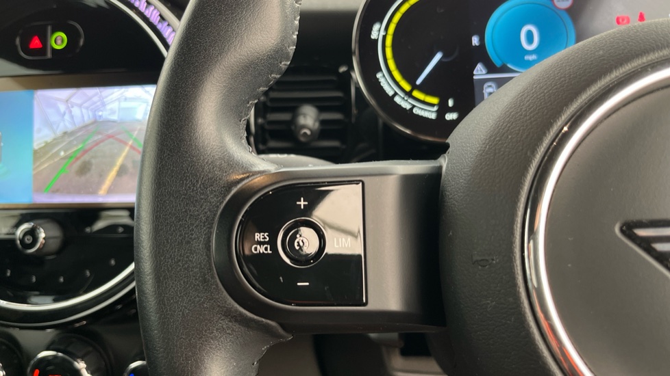 MINI HATCHBACK cruise control