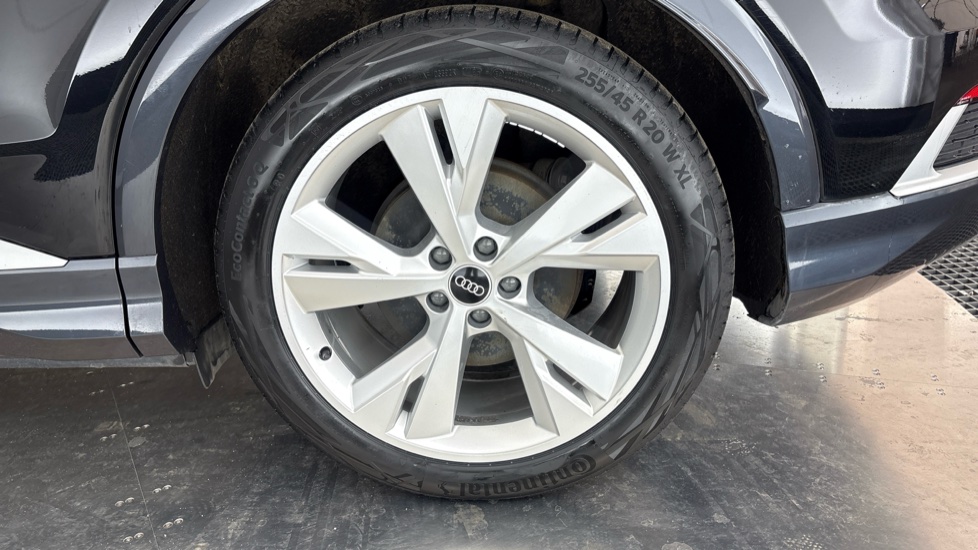 AUDI Q4 Image 18