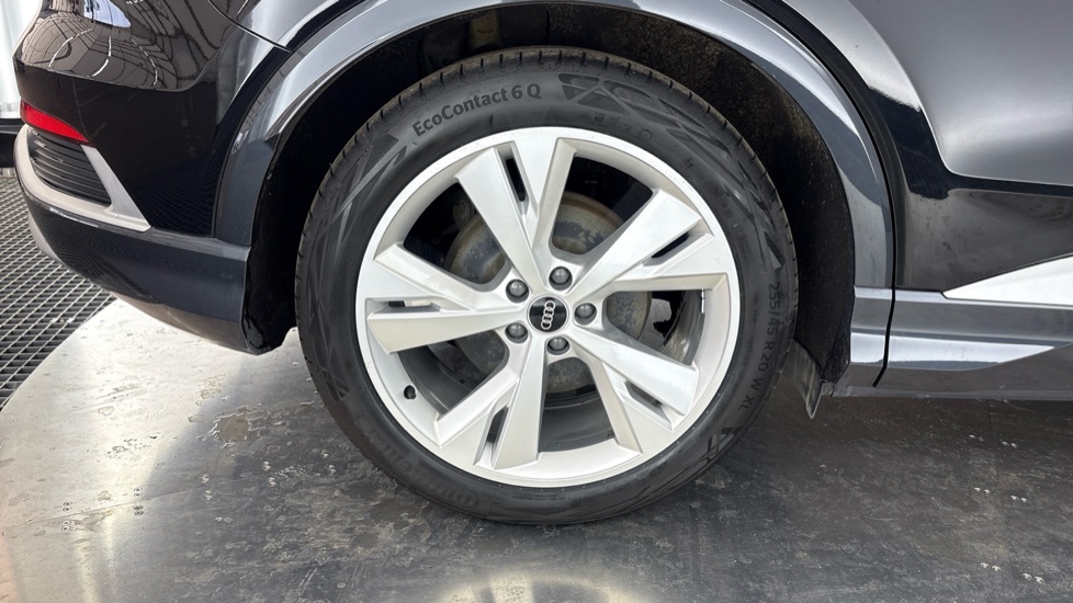 AUDI Q4 Image 19