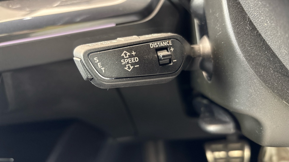 AUDI Q4 cruise control