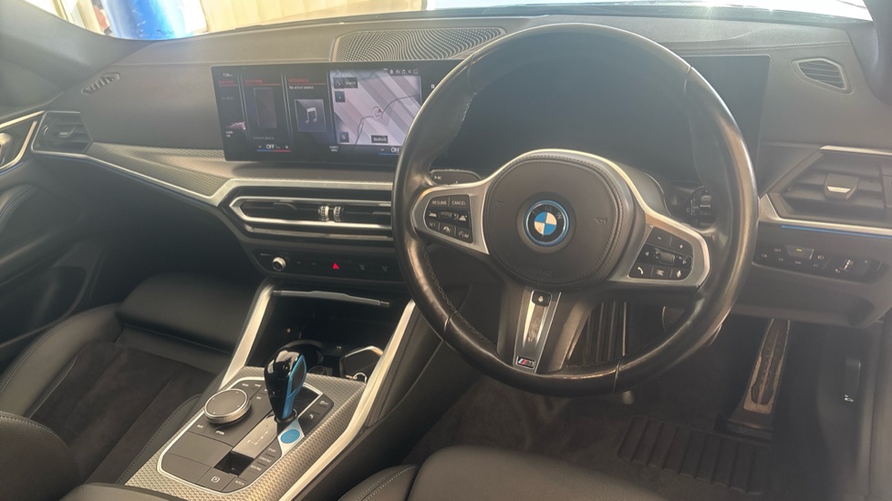 BMW I4 Image 9