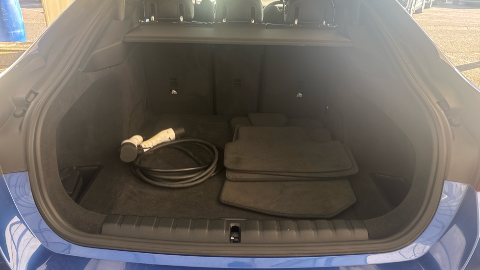 BMW I4 Image 15