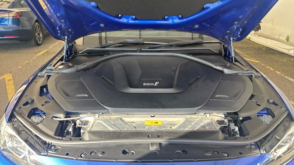 BMW I4 Image 16
