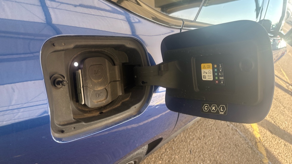 BMW I4 Image 21