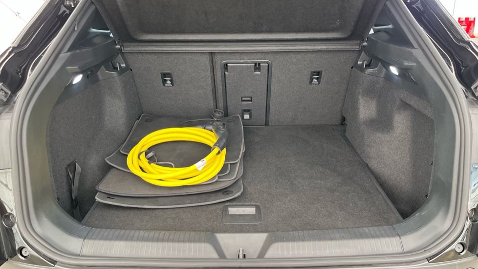 VOLKSWAGEN ID.4 Image 15