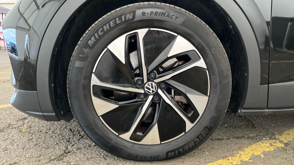 VOLKSWAGEN ID.4 Image 17