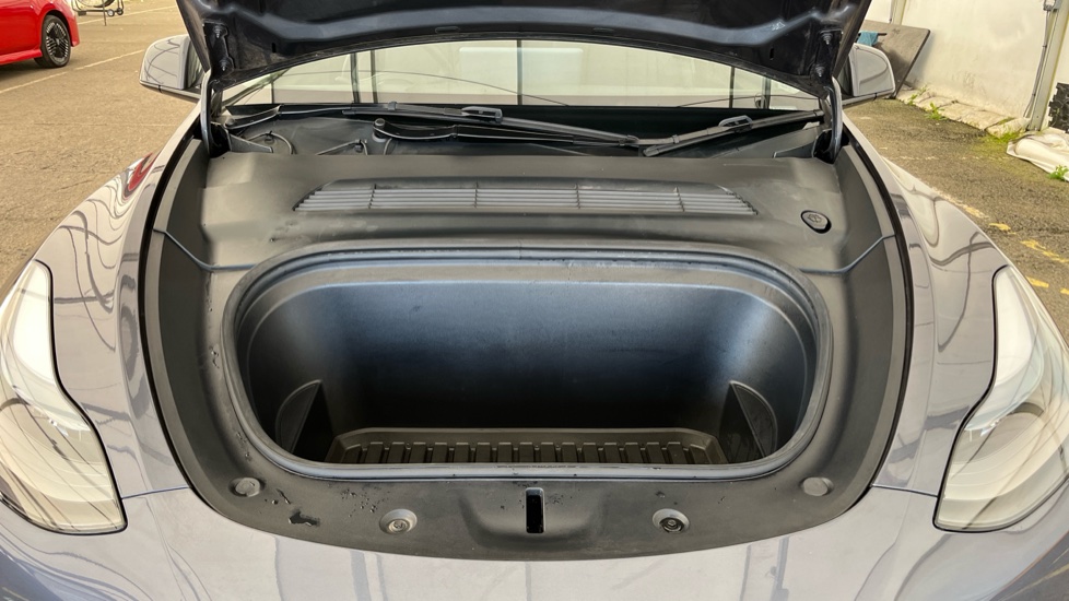 TESLA MODEL Y Image 16
