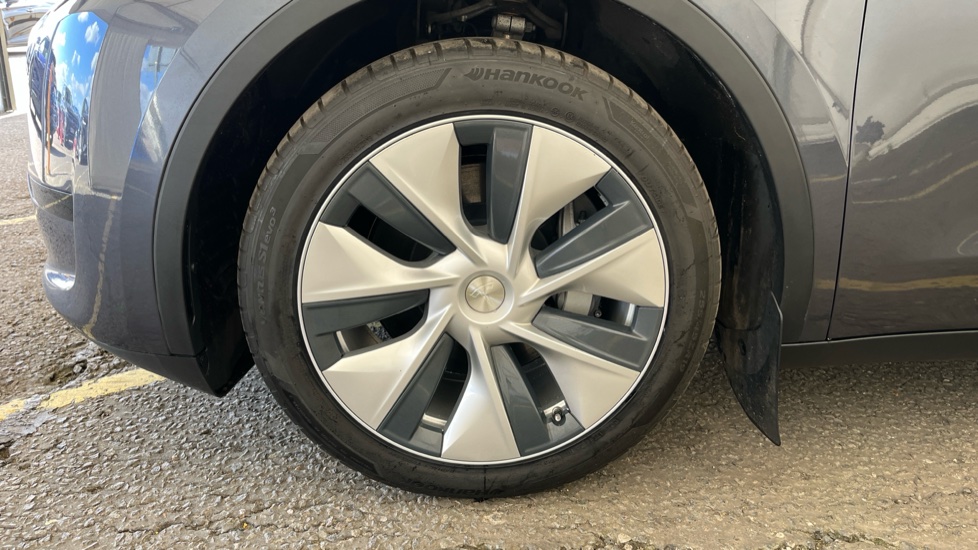 TESLA MODEL Y Image 17