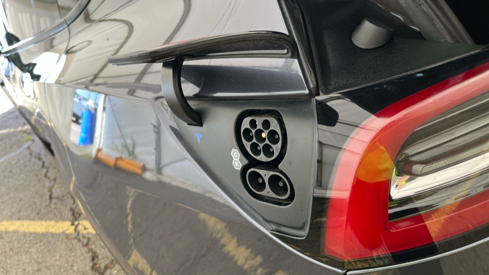 TESLA MODEL Y Image 21